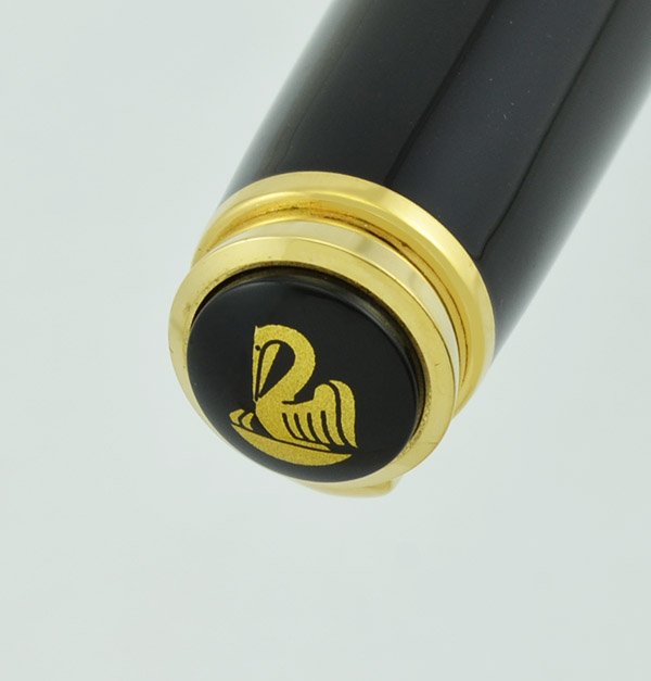 Pelikan M800 Souveran Fountain Pen - Green and Black, Medium